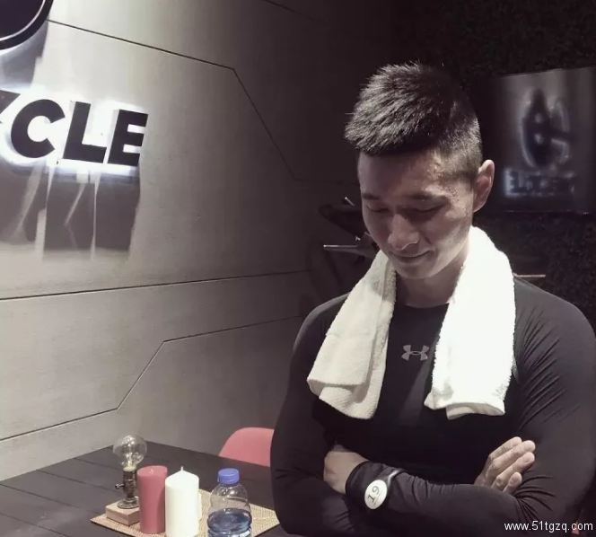 极品运动系肌肉男神，在社交软件里用完美身材疯狂撩粉！ - 51虹马