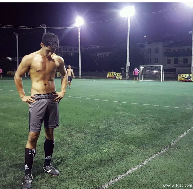 萌帅萌帅的极品筋肉男,天菜网红麻豆壮硕胸腹肌随便拍! - 51虹马 萌帅萌帅的极品筋肉男,天菜网红麻豆壮硕胸腹肌随便拍! - 51虹马