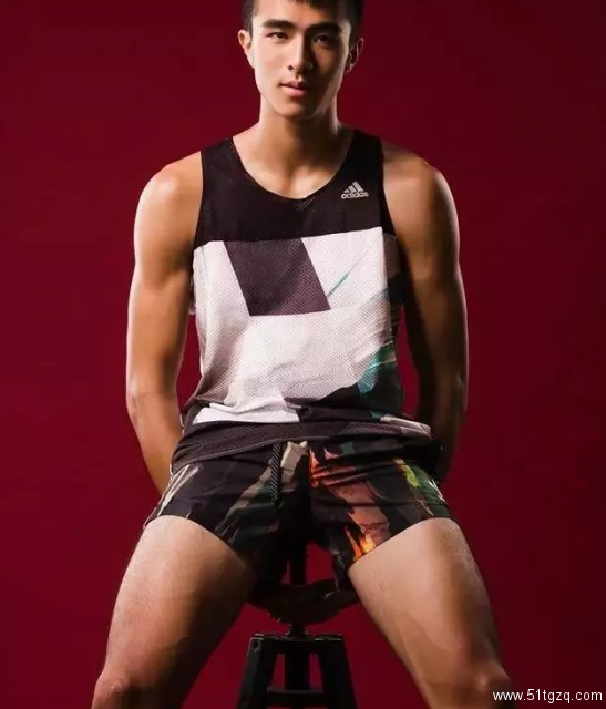 186.cm篮球队直男校草，20岁鲜肉天菜当男模，用肌肉俘获你！ - 51虹马