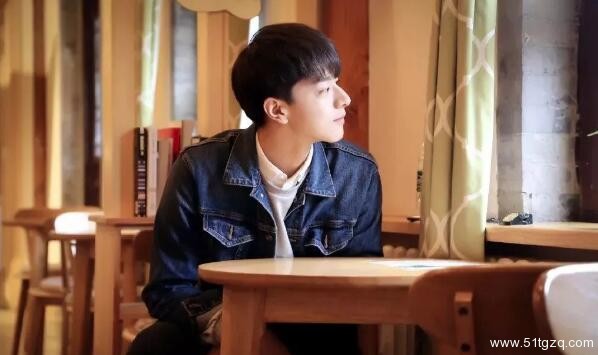 帅哥∣北体187长腿美少年来袭，鲜嫩颜值看到你想哭 - 51虹马