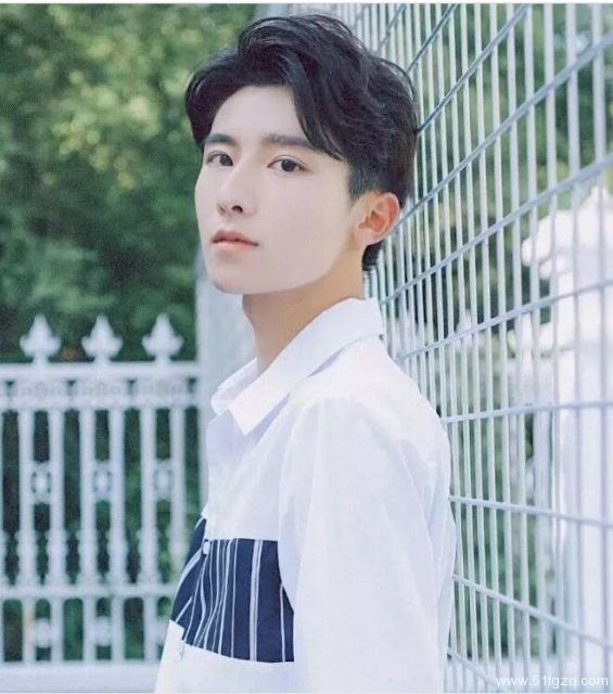 帅哥∣发现一枚干净清爽的小哥哥，让人总想多看两眼的男孩纸－－倪凯杰 - 51虹马