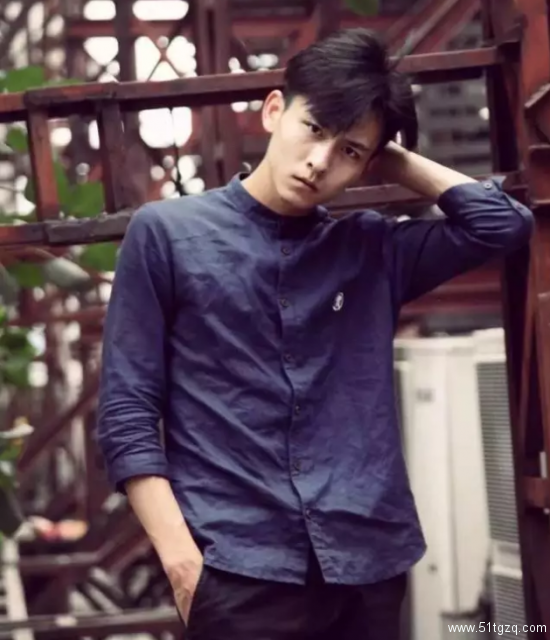 1米88运动型腹肌男生，高颜值大长腿！ - 51虹马