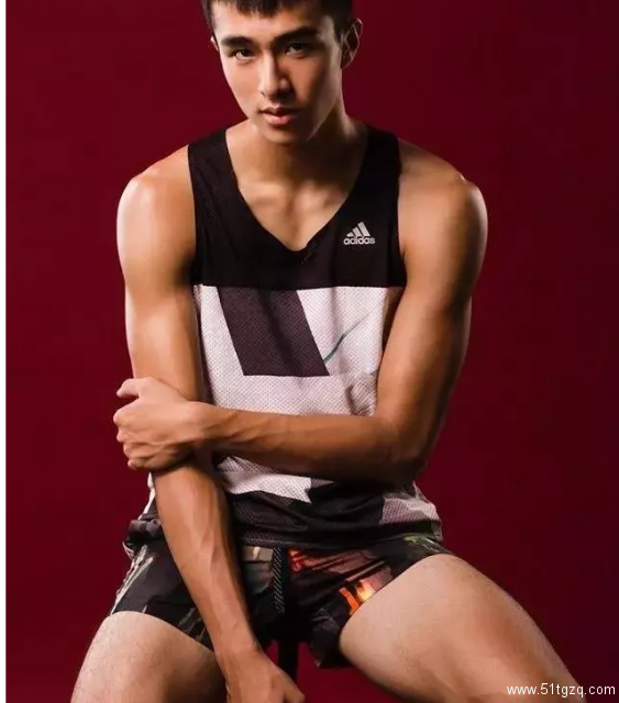 186.cm篮球队直男校草，20岁鲜肉天菜当男模，用肌肉俘获你！ - 51虹马
