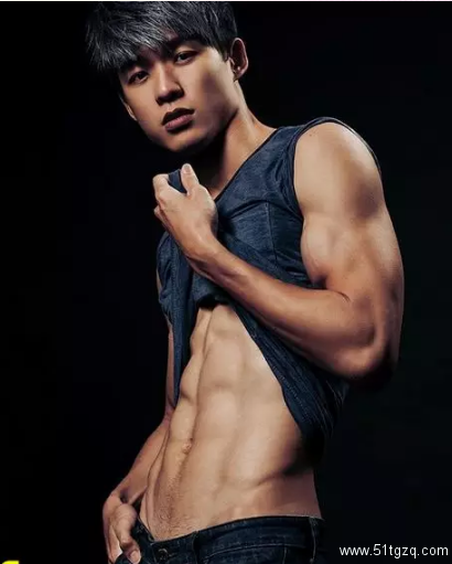 童颜巨肌的台湾游泳教练INS被扒出，也就看了几百遍 - 51虹马