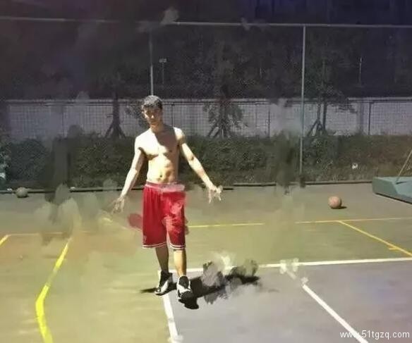 上瘾被换掉的顾海居然是他？曾是Gay吧的吧草！ - 51虹马