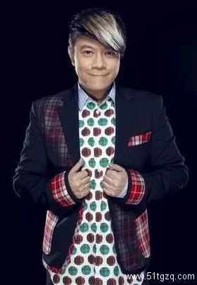 公开结婚的第一对同性恋明星，当众拥吻 你觉得了！ - 51虹马