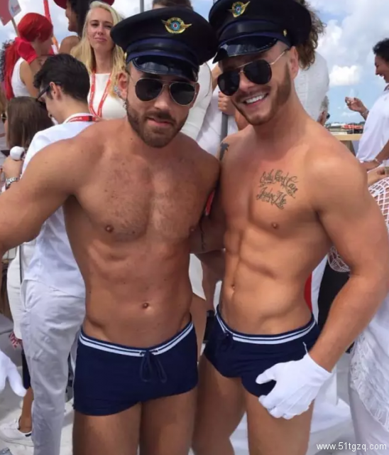 男优向男优求婚成功，天菜情侣送上满满的蜜汁幸福！ - 51虹马