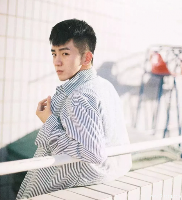 帅哥∣纯天然正宗萌帅小鲜肉，少年感爆棚的校园男神！－－郭宇鹏 - 51虹马