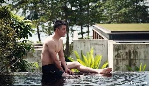 《好男儿》过气明星被扒混圈，出道前竟然还在会所挂牌！ - 51虹马