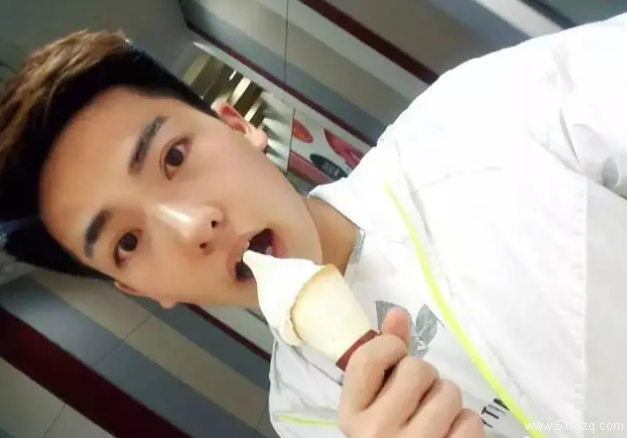 17岁的高颜粉嫩小鲜肉 快要被他萌翻了 - 51虹马