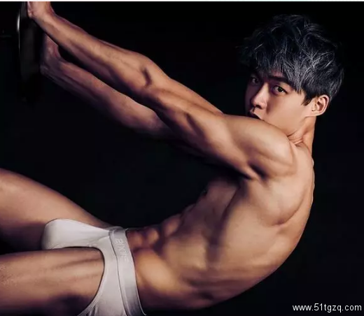 童颜巨肌的台湾游泳教练INS被扒出，也就看了几百遍 - 51虹马