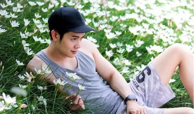 看点∣自带美颜效果的白嫩帅气小鲜肉,除了颜值还有可口的身材! - 51虹马 看点∣自带美颜效果的白嫩帅气小鲜肉,除了颜值还有可口的身材! - 51虹马