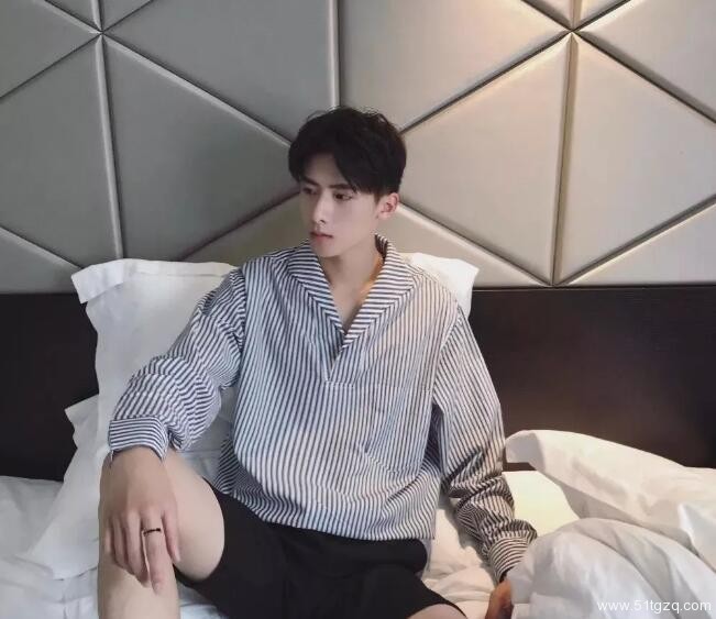 帅哥∣发现一枚干净清爽的小哥哥，让人总想多看两眼的男孩纸－－倪凯杰 - 51虹马