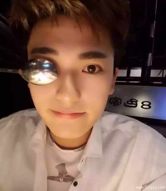 17岁的高颜粉嫩小鲜肉 快要被他萌翻了 - 51虹马