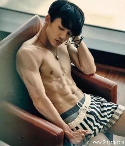 他突然一拔,床单脏了 - 51虹马 他突然一拔,床单脏了 - 51虹马