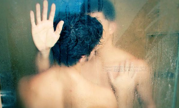 一个大学男生和男教官的故事-51虹马