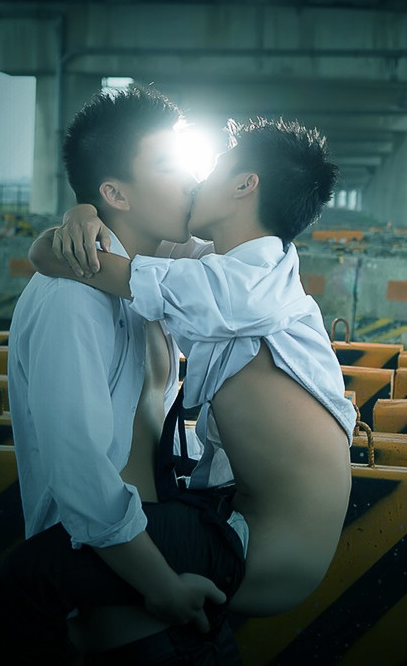 校园同志小说：被学弟掰弯的这三年 - 51虹马