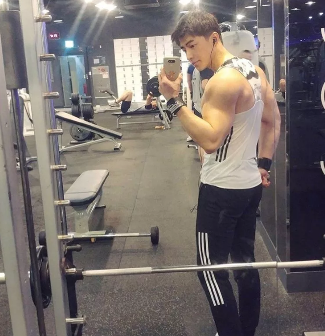 92年小攻,觉得他家小受没有安全感。 - 51虹马 92年小攻,觉得他家小受没有安全感。 - 51虹马