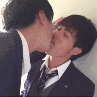 你什么时候哪一瞬间喜欢上男生的?-51虹马