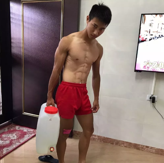 跟谁睡久了,都会腻的!-51虹马