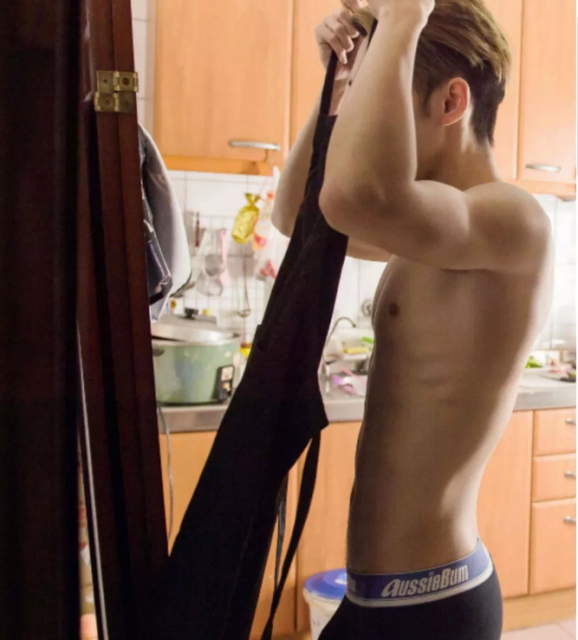 和92年叔叔见面后,我害怕自己睡觉了。-51虹马