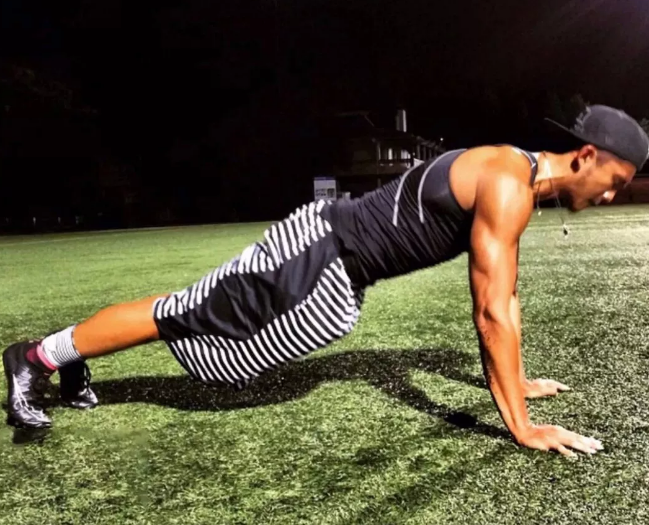 身高185cm体育生却喜欢呲我！-51虹马