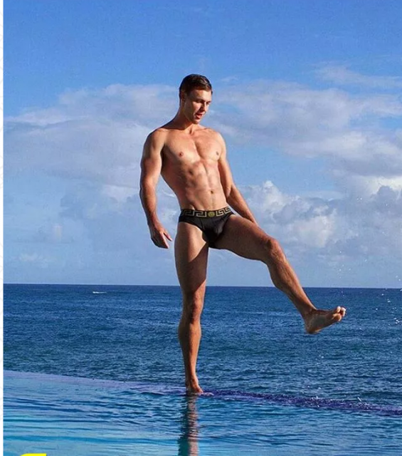 名模被爆是应召男郎，是天不恕人，还是另有隐情？ - 51虹马