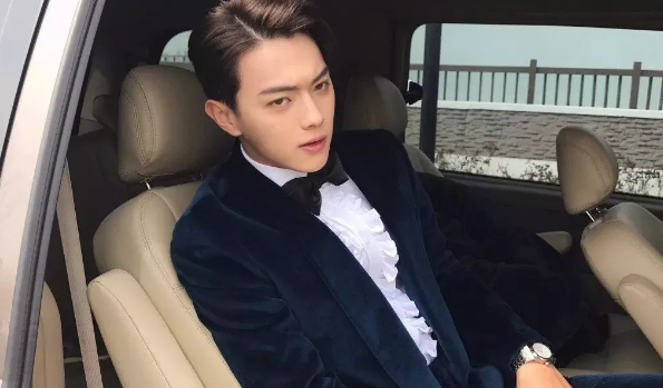 颜正腿长身材好，笑起来有点坏坏的撩！许凯 - 51虹马