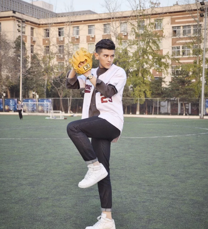 男朋友还是要找帅的，比如这个皮肤白嫩清爽帅气的小哥哥！－－牛旭东 - 51虹马