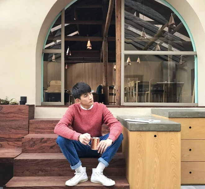 帅哥∣对这种干净简单、英俊又有少年感男生，真的好喜欢！－－张雨 - 51虹马