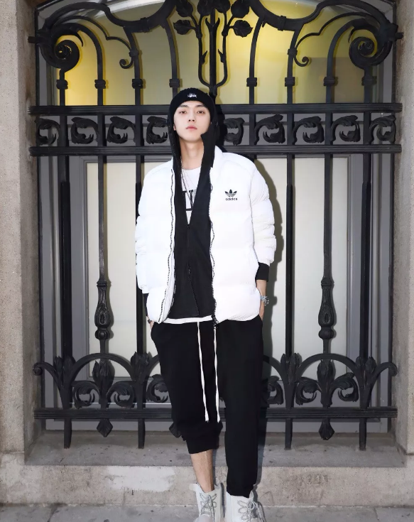 颜正腿长身材好，笑起来有点坏坏的撩！许凯 - 51虹马