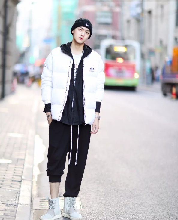 颜正腿长身材好，笑起来有点坏坏的撩！许凯 - 51虹马