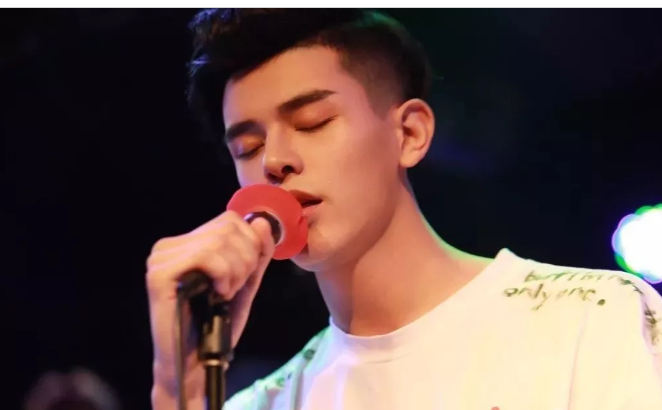 男朋友还是要找帅的，比如这个皮肤白嫩清爽帅气的小哥哥！－－牛旭东 - 51虹马