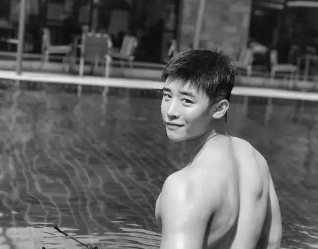 摄影师绝逼是福利职业,IG模特逆天尺度能看能摸还能吃 - 51虹马 摄影师绝逼是福利职业,IG模特逆天尺度能看能摸还能吃 - 51虹马