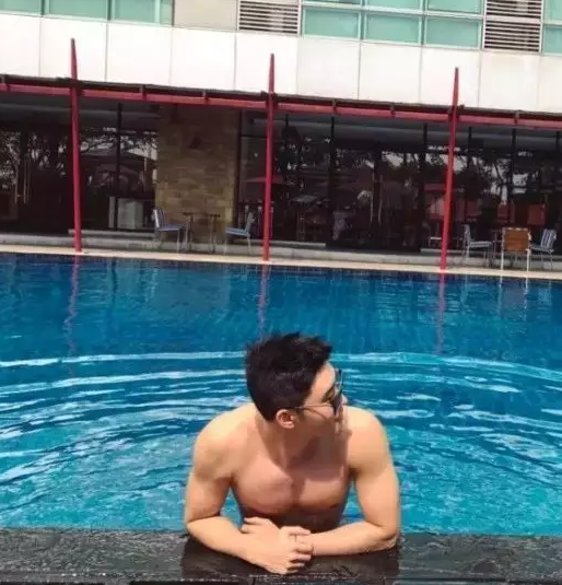 摄影师绝逼是福利职业，IG模特逆天尺度能看能摸还能吃 - 51虹马