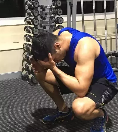 这位汤加猛男旗手惊艳了冬奥开幕式 - 51虹马