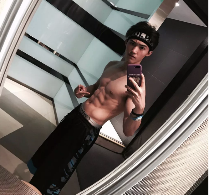 看点∣《谈判官》中的呆萌校草,竟是肌肉结实鲜嫩的运动型小哥哥! - 51虹马 看点∣《谈判官》中的呆萌校草,竟是肌肉结实鲜嫩的运动型小哥哥! - 51虹马