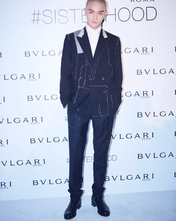 颜正腿长身材好，笑起来有点坏坏的撩！许凯 - 51虹马