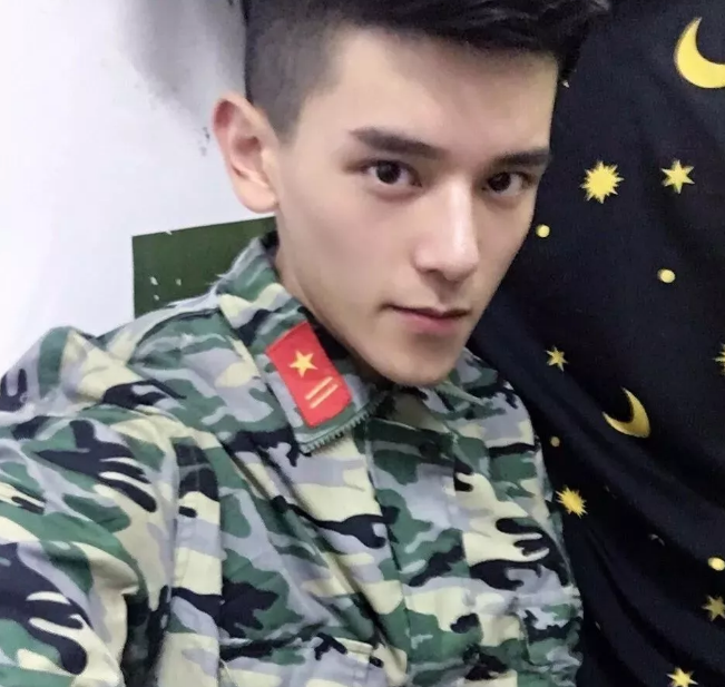 男朋友还是要找帅的，比如这个皮肤白嫩清爽帅气的小哥哥！－－牛旭东 - 51虹马