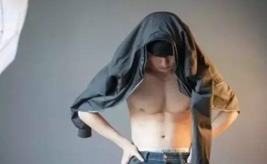 摄影师绝逼是福利职业，IG模特逆天尺度能看能摸还能吃 - 51虹马