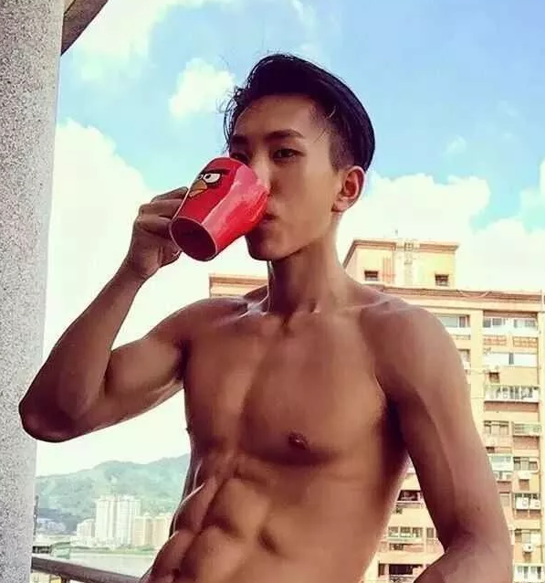 胡青小攻很斯文,但做的时候他总让我讲以前的经历。 - 51虹马 胡青小攻很斯文,但做的时候他总让我讲以前的经历。 - 51虹马