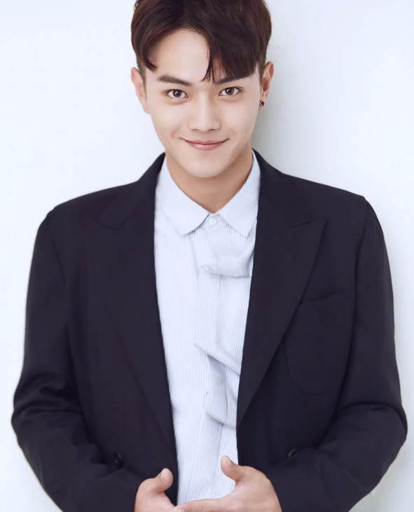 颜正腿长身材好，笑起来有点坏坏的撩！许凯 - 51虹马