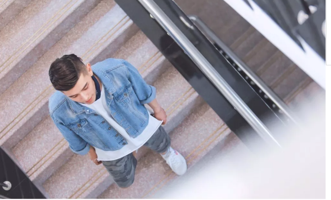 男朋友还是要找帅的，比如这个皮肤白嫩清爽帅气的小哥哥！－－牛旭东 - 51虹马