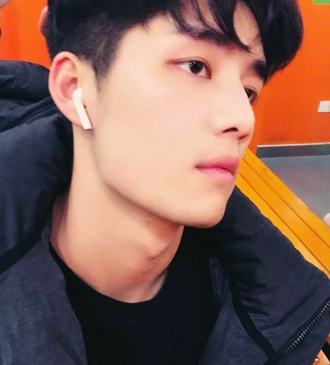 看点∣暖萌小鲜肉男友，变身八块腹肌制服石更汉，我的血槽快空了！ - 51虹马