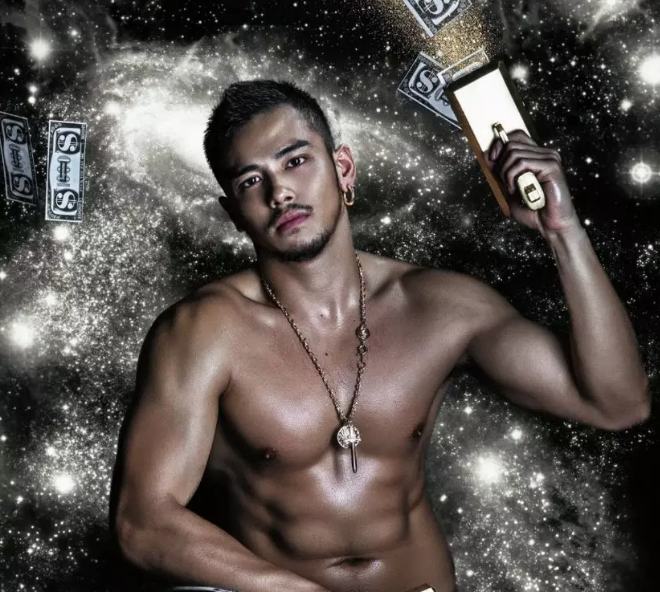 12星座摇身变成大肌肉猛男，准备好湿身了吗？ - 51虹马