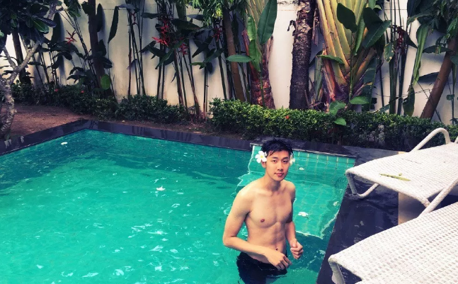 190CM大长腿篮球男孩,这个10头身的阳光小子真帅! - 51虹马 190CM大长腿篮球男孩,这个10头身的阳光小子真帅! - 51虹马