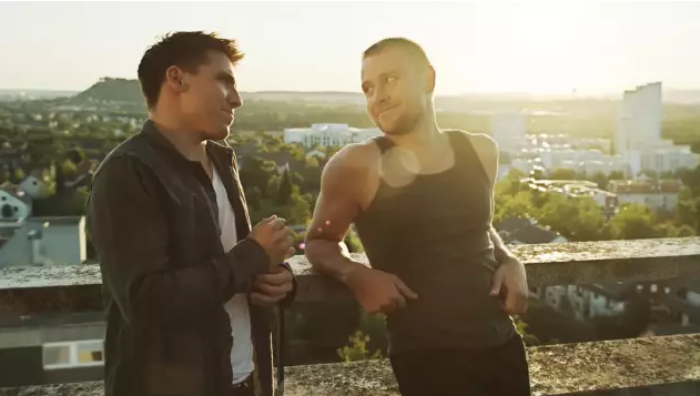 同性电影推荐 已婚直男被室友掰弯。。。 - 51虹马