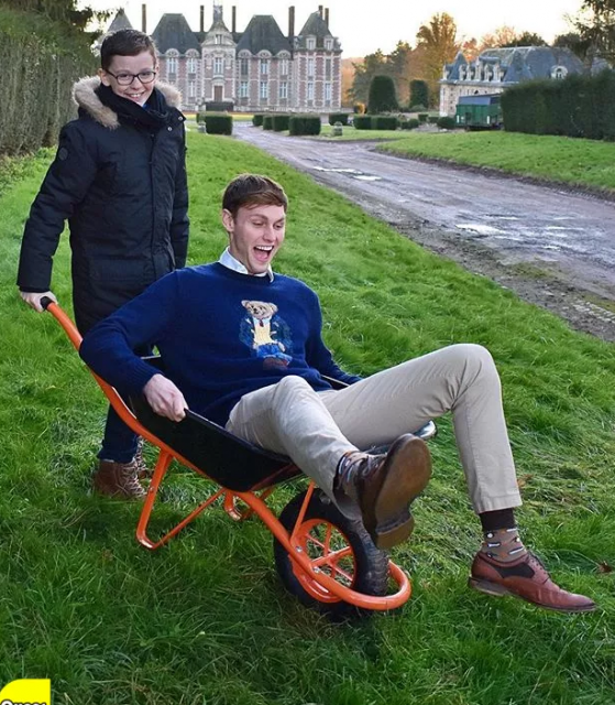 名模被爆是应召男郎，是天不恕人，还是另有隐情？ - 51虹马