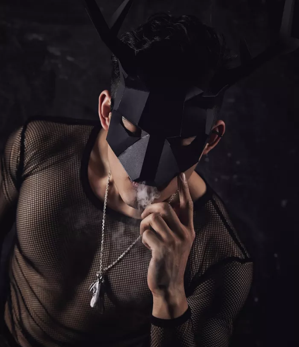 心里有座坟,住着未亡人。 - 51虹马 心里有座坟,住着未亡人。 - 51虹马