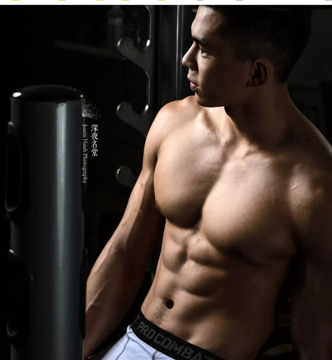 健身私教一枚，拥有八块腹肌的帅气小鲜肉！ - 51虹马